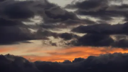 Herbststurm am Abendhimmel