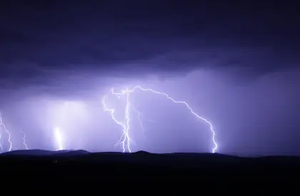 Sommergewitter am Nachthimmel