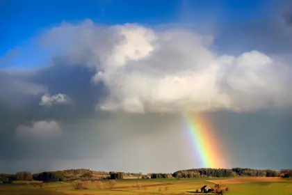 Regenbogen in der Abendsonne