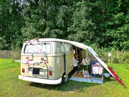 Camping mit einem VW Kombi Van