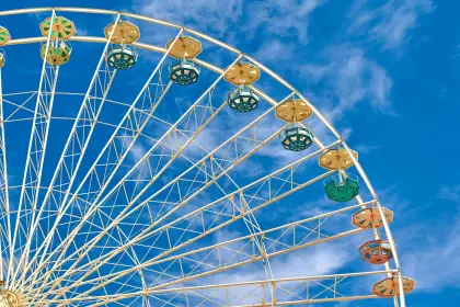 Vergnügungsfahrt im Riesenrad